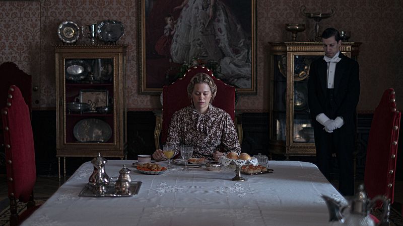 'ENA': el triunfo republicano provoca el exilio de la familia real en París