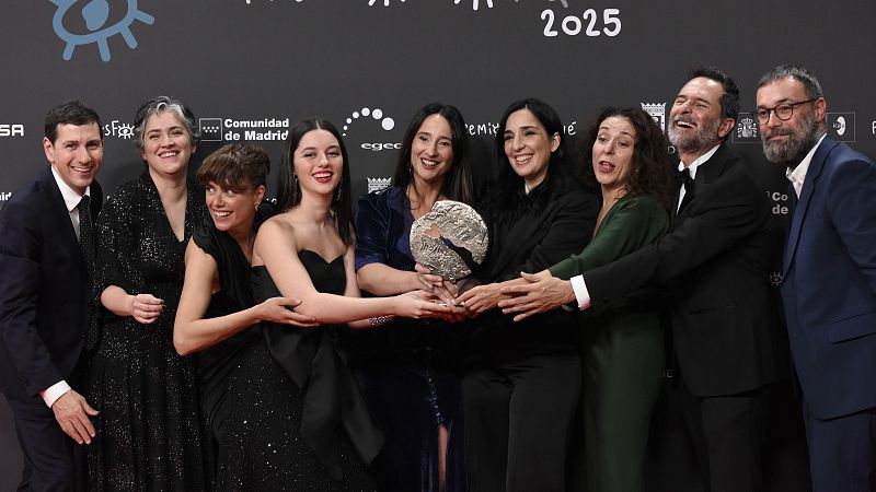 Éxito del cine participado por RTVE en los Premios Forqué 2025, con 'Los domingos' como gran triunfadora