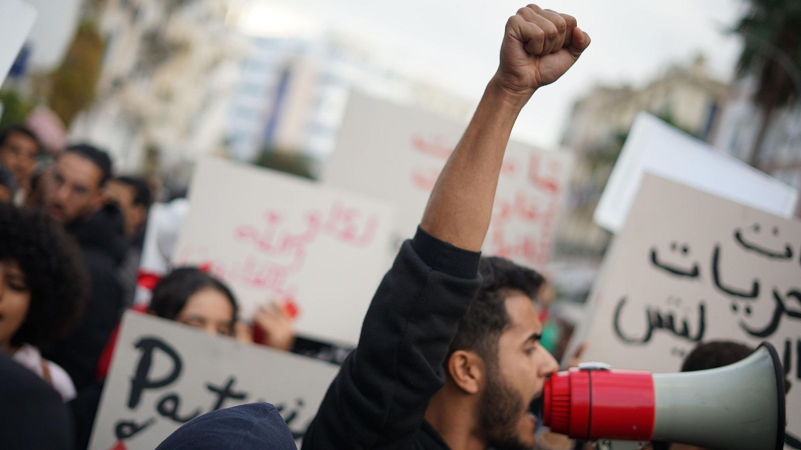 La libertad de expresión retrocede en el mundo ante el hostigamiento al periodismo - La tarde en 24h | Ver