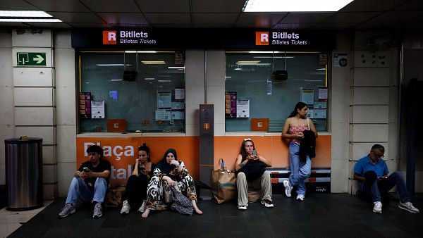 Un a�o de caos en el transporte azuza los problemas de vivienda, empleo y salud en Espa�a