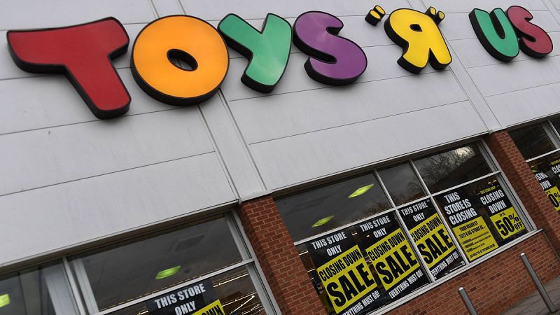 Toys "R" Us cerrará todas sus tiendas en Reino Unido y pone en peligro 3.200 empleos en ese país