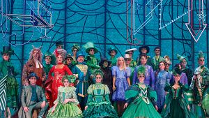 Una imagen del elenco de 'Wicked, el Musical' en el Nuevo Teatro Alcal� de Madrid