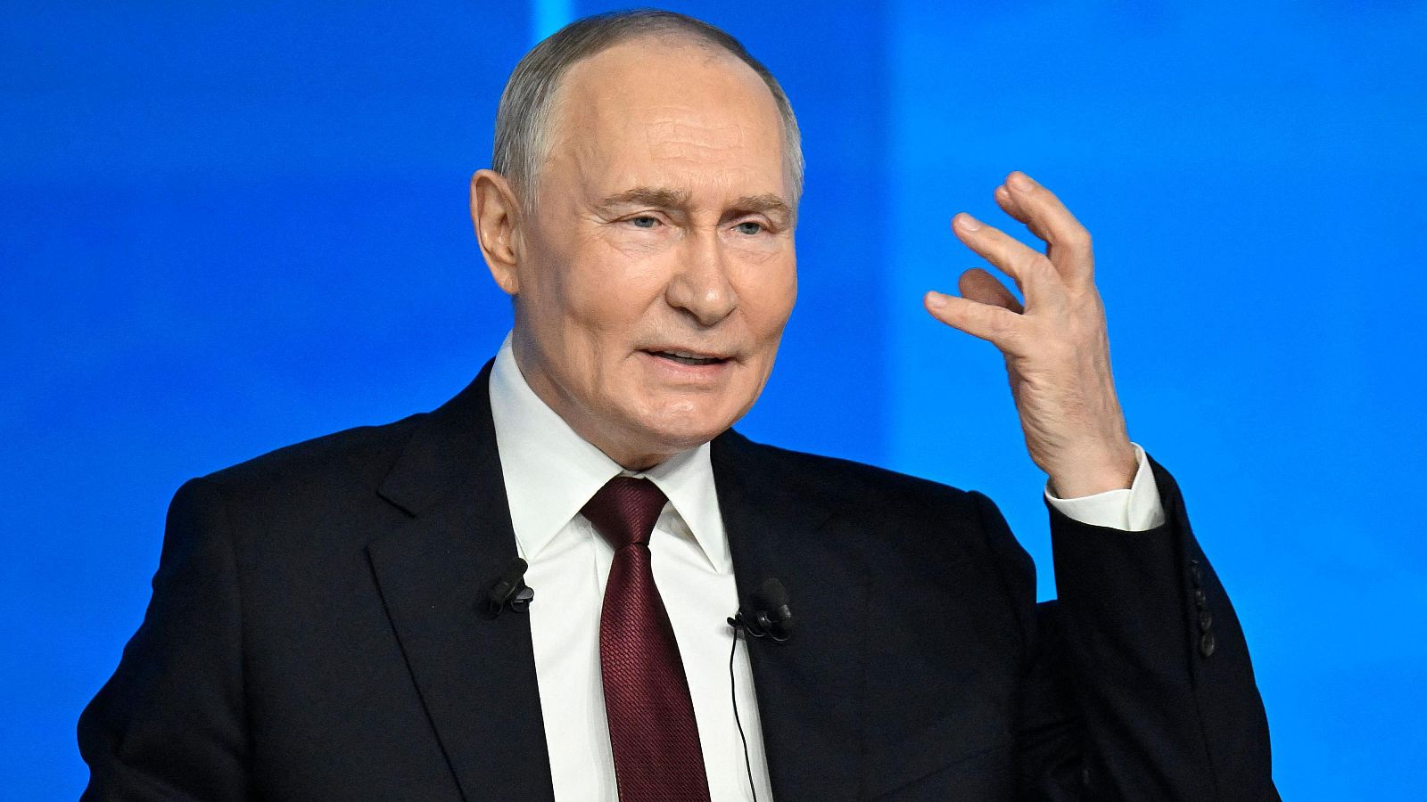 Putin dice que quiere acabar la guerra por medios pacíficos y ve "ciertas señales" de que Ucrania acepta dialogar | Ver ahora