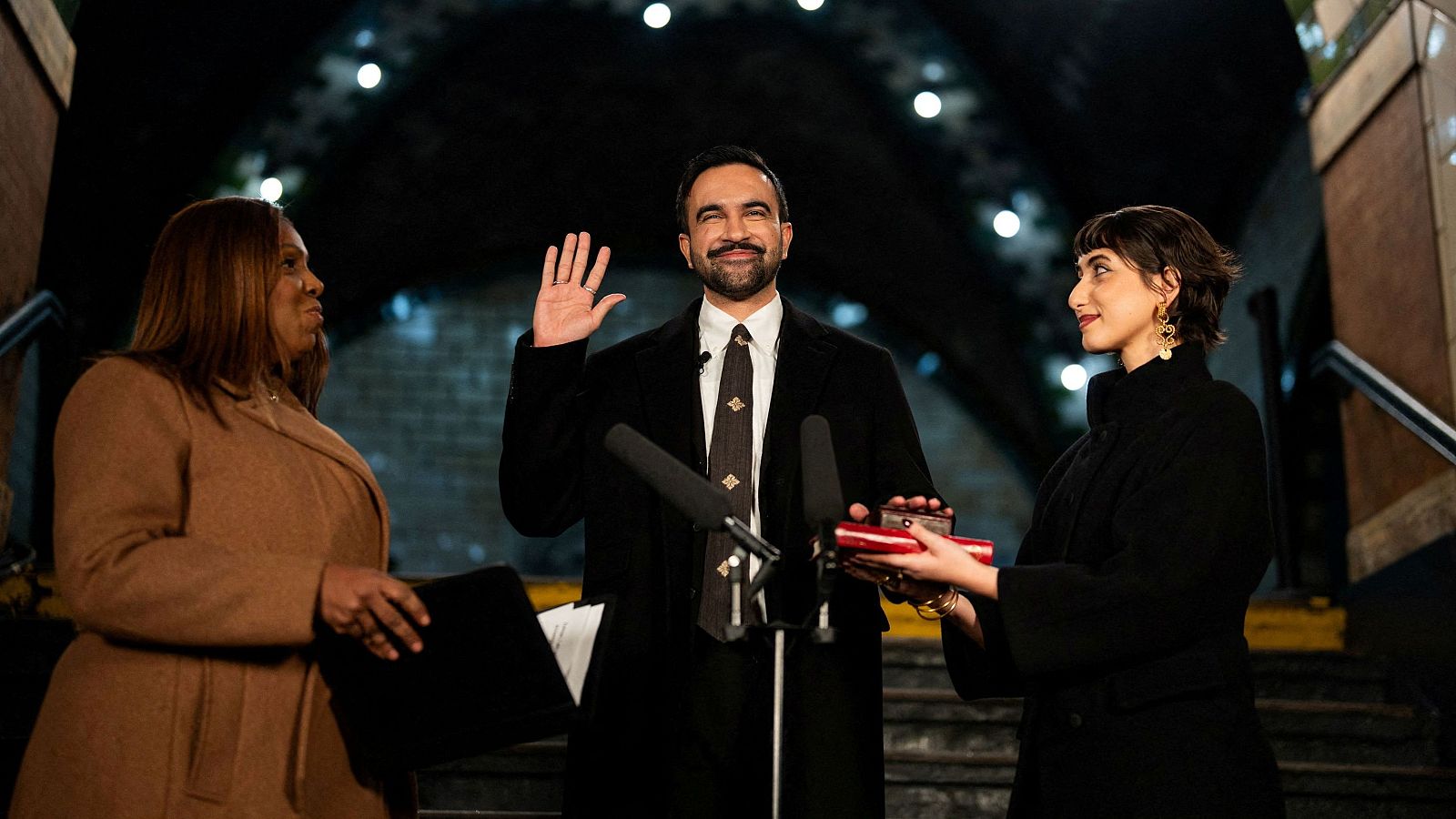 El socialista Zohran Mamdani jura como alcalde de Nueva York, el primero musulmán y el más joven desde 1892 | Ver