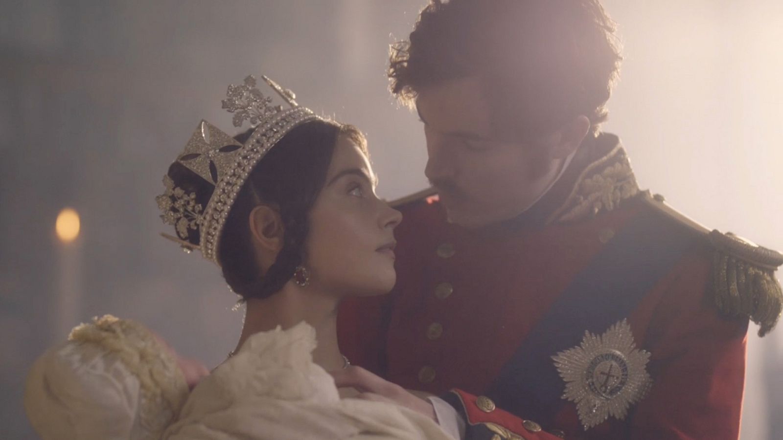 Serie Victoria | Episodio 2x01: Hija de soldado | Ver