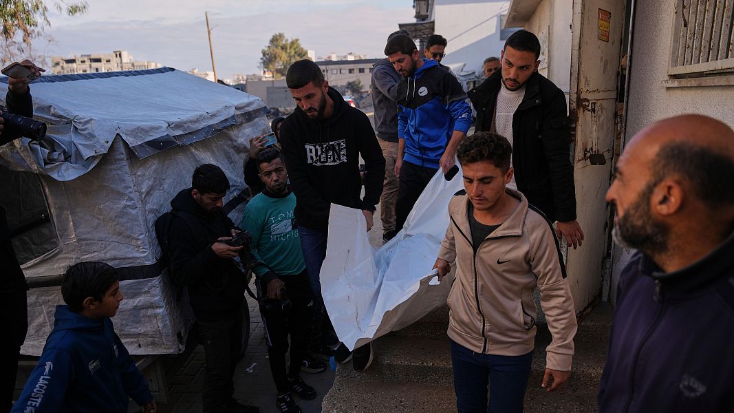 Israel mata a cinco palestinos, la mayor�a ni�os, en un ataque contra una escuela en Gaza