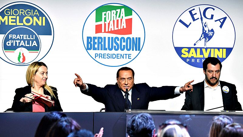 La derecha italiana celebra su único acto conjunto mientras el M5S presenta su hipotético gobierno