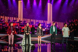 Esa�, Gin�s, Klaudya, �lvaro y Merlyn en el plat� de 'ARIA, locos por la �pera'