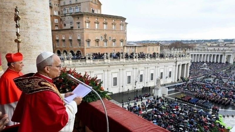 El papa León XIV pide "paz y estabilidad" para Oriente Medio y llama a "dialogar" en Ucrania en la bendición 'Urbi et orbi'