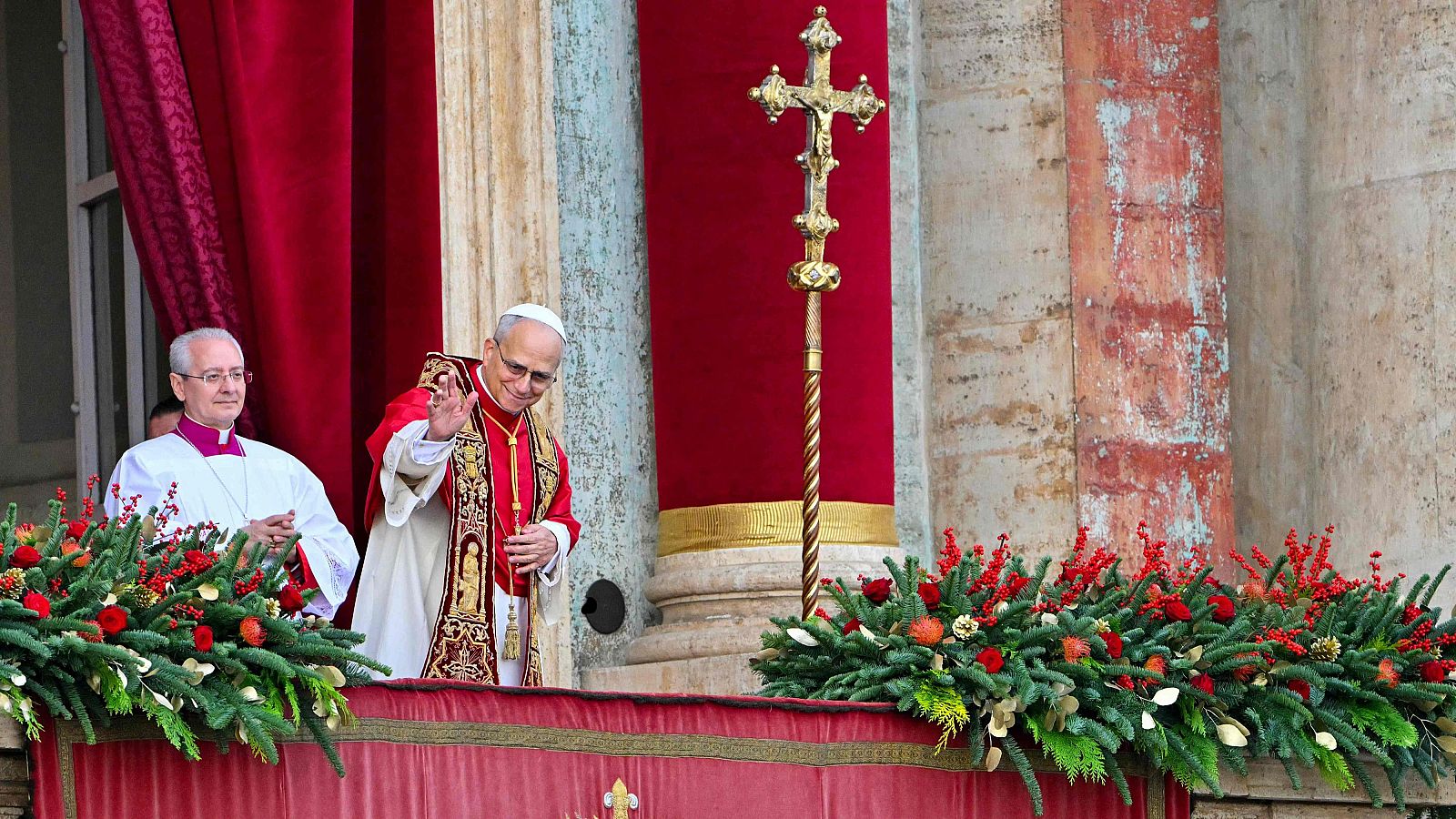 El papa León XIV pide "paz y estabilidad" para Oriente Medio y llama a "dialogar" en Ucrania en la bendición 'Urbi et orbi' | Ver ahora