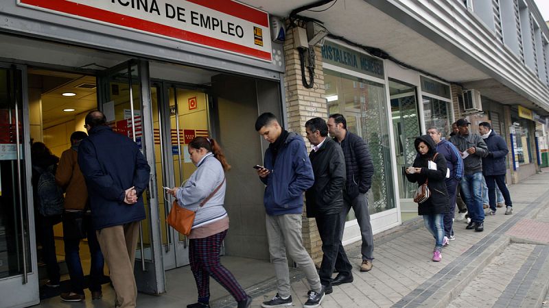 El paro registrado bajó en 6.280 personas en febrero y aumentó la proporción de los contratos indefinidos