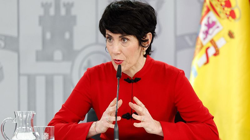 El Gobierno pide la dimisión de Feijóo por haber dicho que Mazón le informó "en tiempo real" de la dana