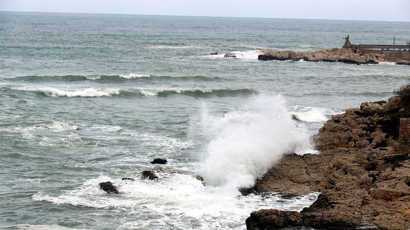 La llevantada sacseja Catalunya amb pluges intenses, temporal marítim i neu al Pirineu