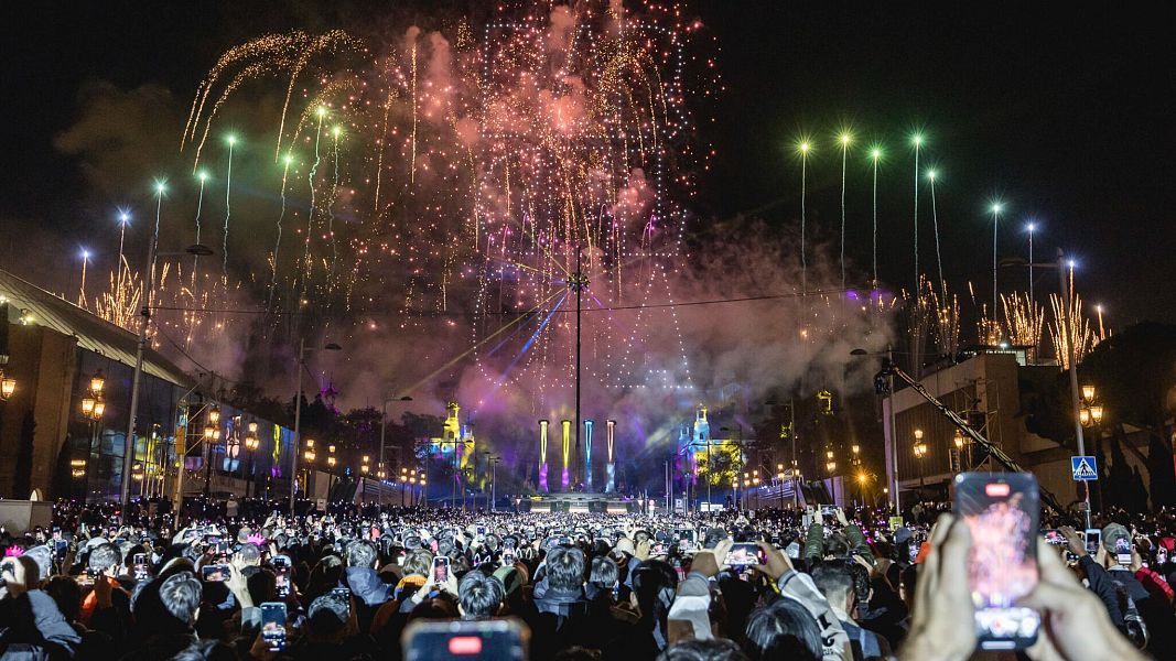 120.000 persones donen la benvinguda al 2024 a l?avinguda de Maria Cristina de Barcelona  (Ajuntament de Barcelona)