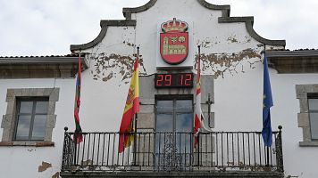 Fachada principal del Ayuntamiento de Villaman�n, en Le�n