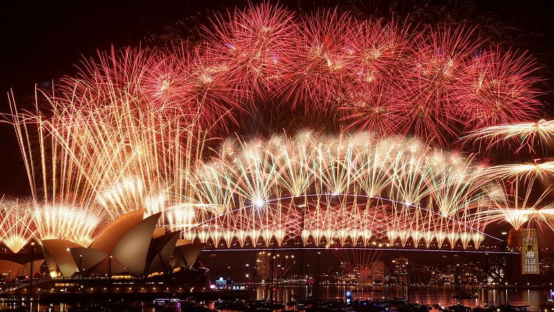 El mundo da la bienvenida a 2026: las mejores fotos de un A�o Nuevo recibido con fuegos artificiales y deseos de paz