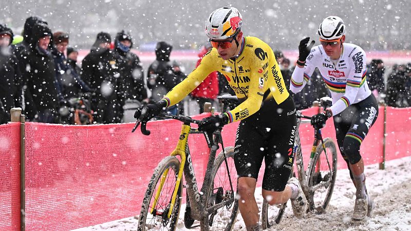 Van Aert sufre una fractura de tobillo y cierra la temporada de ciclocr�s