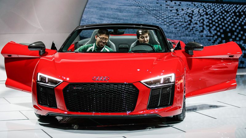 Trump reta a la Unión Europea y amenaza con impuestos a la industria automotriz