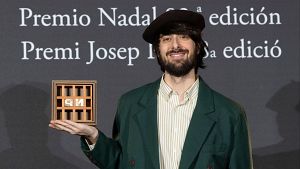 David Ucl�s tras recibir el Premio Nadal de Novela 2026 por la obra 'La ciudad de las luces muertas'.