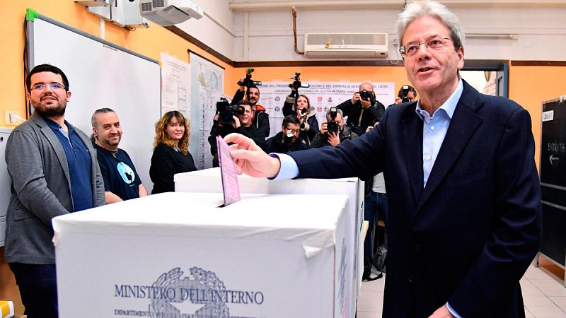 Italia vota con normalidad y alguna confusión por el nuevo método de votación