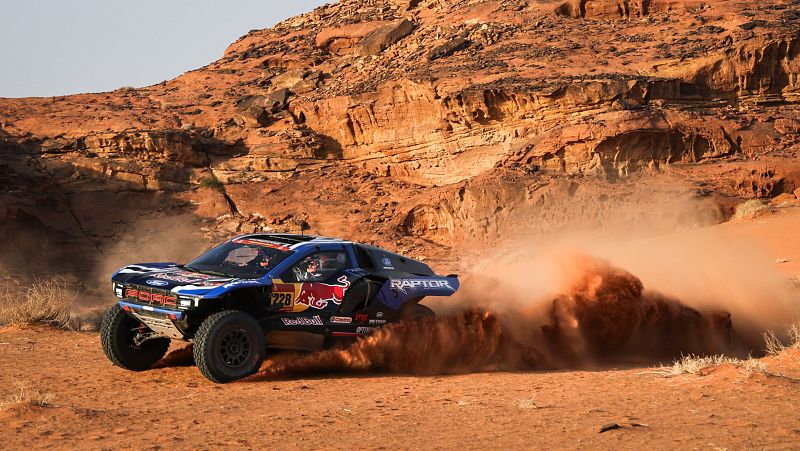 Mitch Guthrie le arrebata la victoria a Nani Roma en la etapa marat�n del Dakar