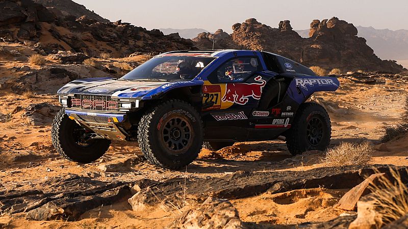 Al-Attiyah vence la etapa 6 del Dakar 2026 y da el 'sorpasso' en la clasificación, con Nani Roma en el podio