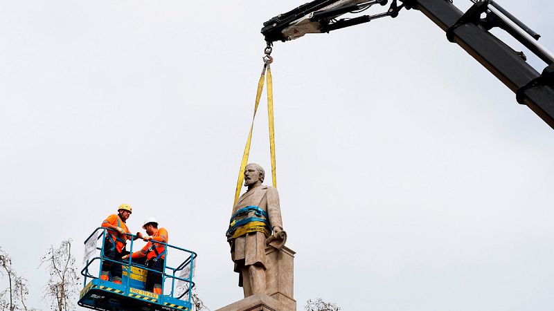 El Ayuntamiento de Barcelona retira la estatua del primer marqués de Comillas
