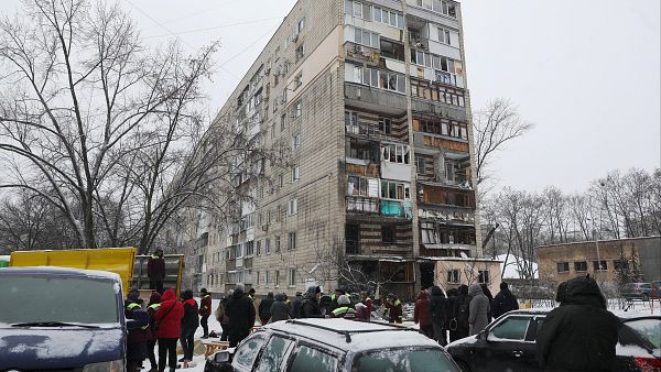 Un edificio residencial en Kiev da�ado en un ataque ruso