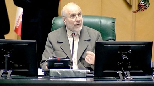 Una comisar�a de polic�a es incendiada durante las protestas del d�a 10 en Teheran