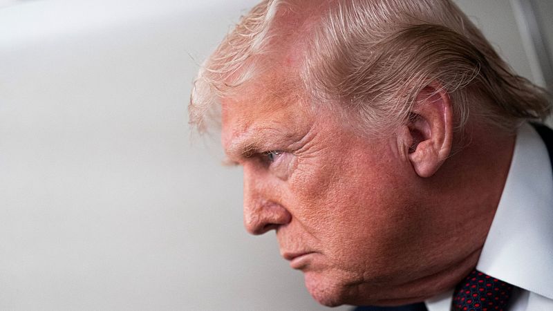 Trump se autoproclama "presidente interino de Venezuela" en una imagen manipulada de Wikipedia