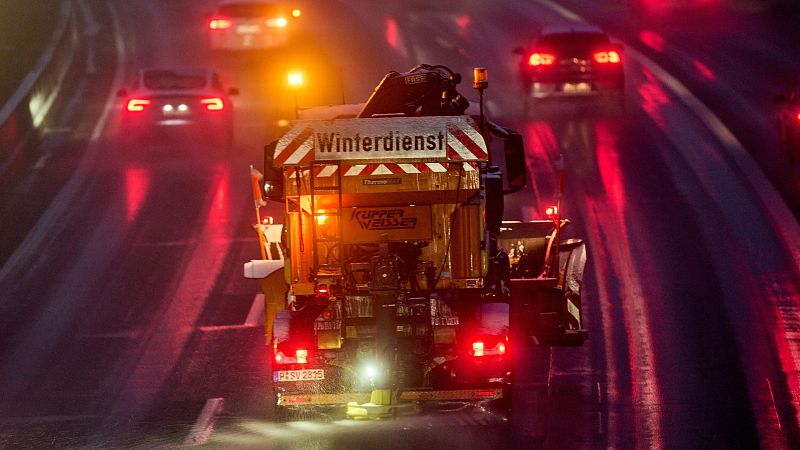 El aeropuerto de Fr�ncfort cancela m�s de cien vuelos previstos para este lunes por el temporal de nieve y hielo