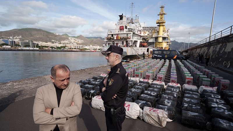 La Polic�a Nacional incauta el mayor alijo de coca�na en alta mar: casi 10 toneladas