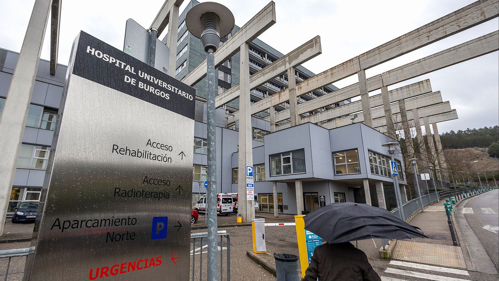 Mueren dos pacientes oncológicos por un fallo con su medicación en el hospital de Burgos - La tarde en 24h | Ver