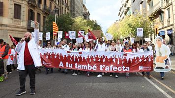 Manifestaci� de metges coincidint amb la primera jornada d'una vaga de quatre dies ara i el gener, a Barcelona.  (ACN | Laura F�guls / Nazaret Romero)