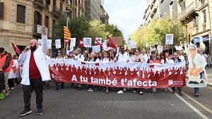 Manifestaci� de metges coincidint amb la primera jornada d'una vaga de quatre dies ara i el gener, a Barcelona.  (ACN | Laura F�guls / Nazaret Romero)