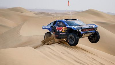 Sainz se queda sin opciones en un Dakar en el que Al Attiyah apunta a su sexta corona