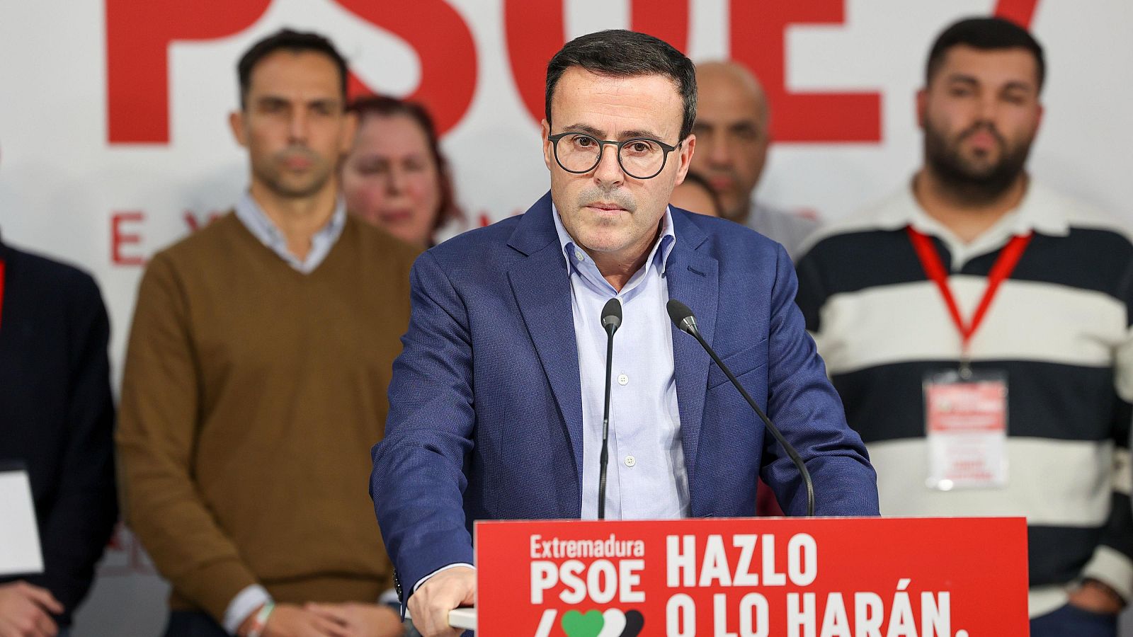 El candidato socialista a la Presidencia de la Junta de Extremadura, Miguel �ngel Gallardo, durante su comparecencia tras conocer los resultados.