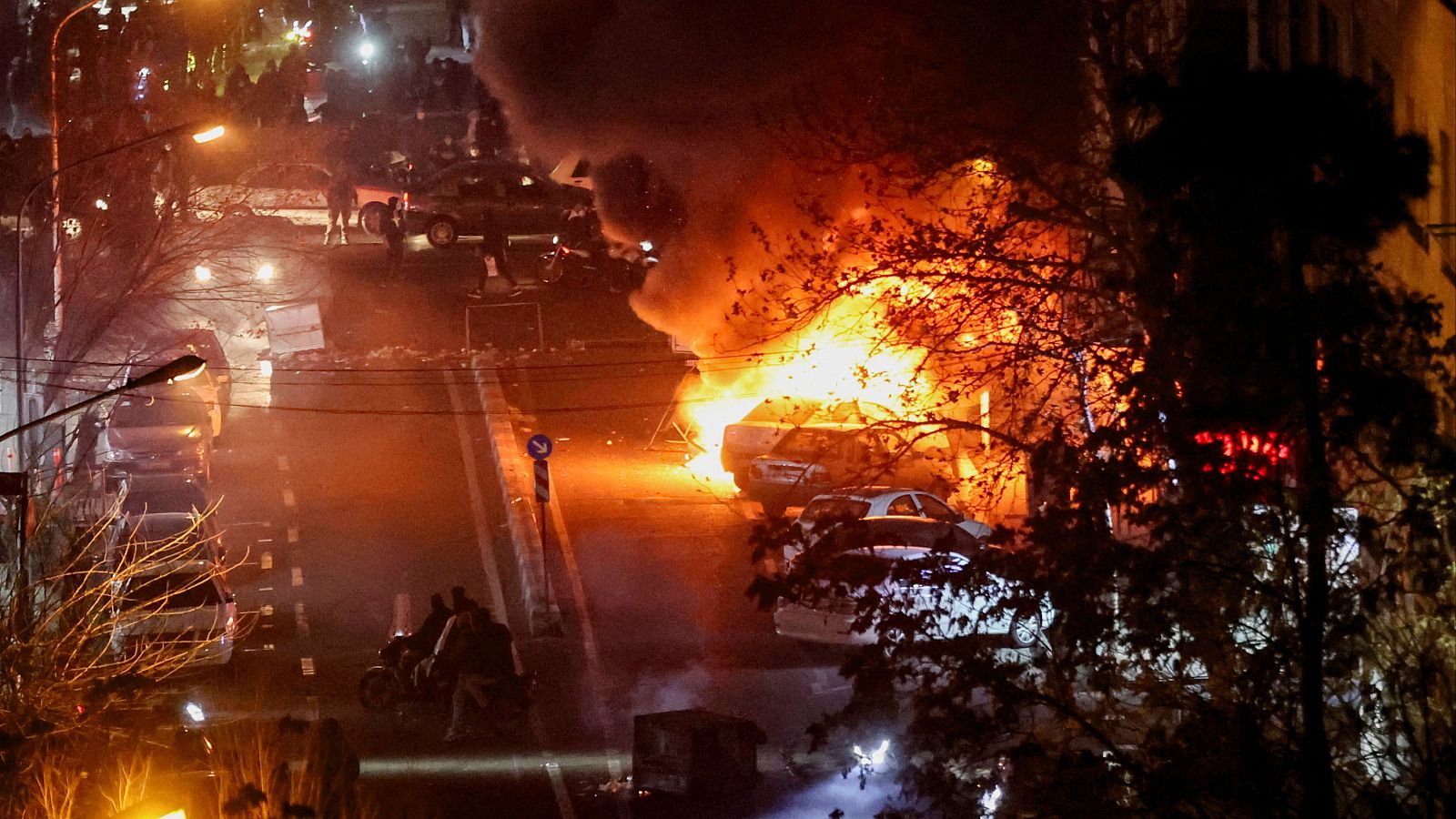 El Gobierno recomienda a los españoles que se encuentren en Irán que abandonen el país