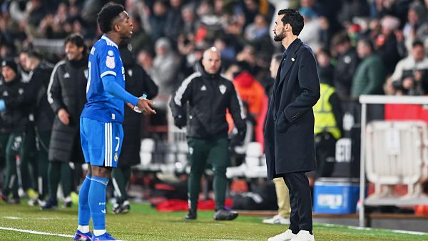 Vin�cius ante Arbeloa en el partido de Copa ante el Albacete.