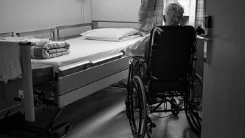 Tot i que han augmentat el n�mero de places en resid�ncies, tamb� ho han fet les persones de m�s de 65 anys que les necessiten (annabel podevyn | unsplash)