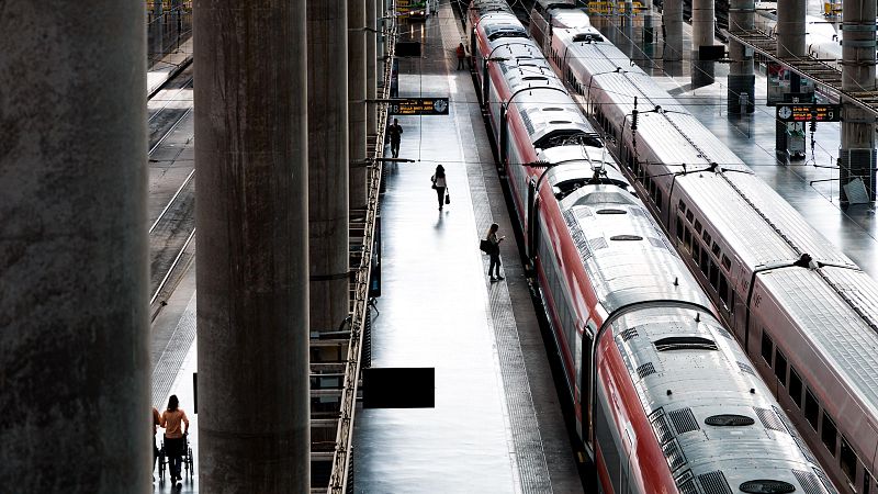 Atocha sufre retrasos en una veintena de trenes de alta velocidad entre Madrid y Barcelona