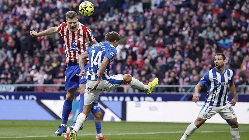 Sorloth desatasca a un Atl�tico de Madrid que defiende su victoria ante el Alav�s hasta el �ltimo minuto