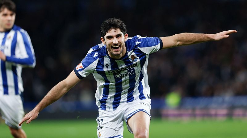 Gon�alo Guedes impulsa a la Real Sociedad para derrotar 2-1 al Bar�a y apretar de nuevo la Liga