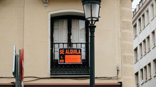 Consumo investiga los anuncios de pisos en zonas tensionadas con precios de alquiler por encima de la ley