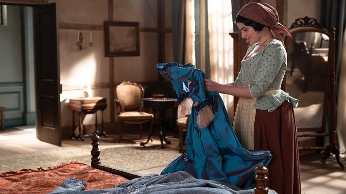 �Podr� Luisa ponerse su vestido en la boda de Adriana?