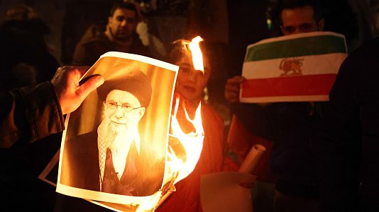 El l�der iran� Jamenei declara "culpable" a Trump de las v�ctimas mortales durante las protestas en Ir�n
