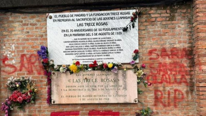 S�nchez condena la vandalizaci�n a la tumba de las 13 Rosas y las amenazas de muerte a la periodista Sarah Santaolalla