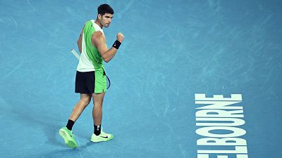 Alcaraz debuta en el Open de Australia con una c�moda victoria ante el local Adam Walton