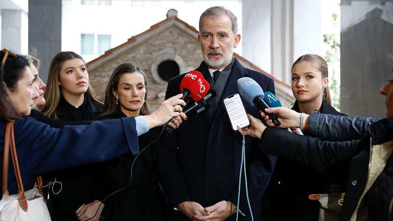 Los reyes adelantan su regreso a Espa�a para viajar a C�rdoba: "Entiendo la desesperaci�n de las familias"