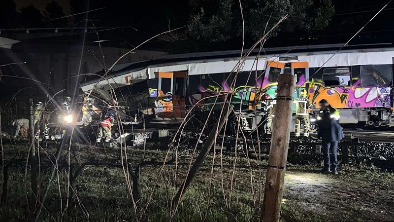 Un mort i tres ferits greus per l'impacte d'un mur contra un tren amb passatge a Gelida